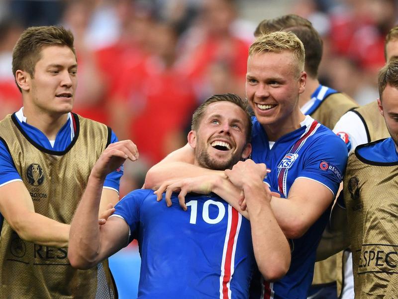 Debütant Island fordert England