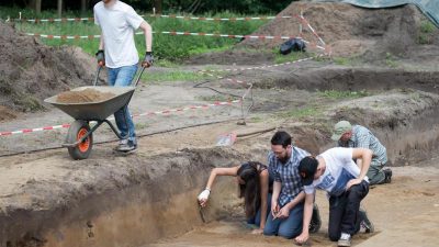 Archäologen entdecken römische Goldmünzen in Kalkriese