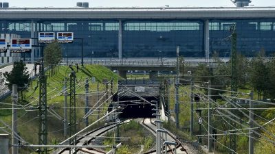 Bahnhof unter dem BER soll 2017 mit eingeschränkter Kapazität beginnen