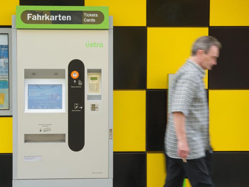 Hersteller der Bahn-Fahrscheinautomaten ist zahlungsunfähig