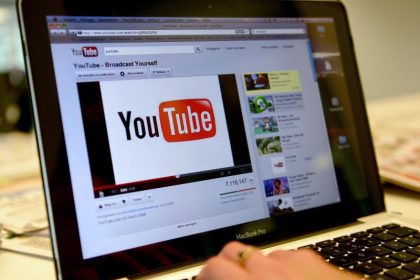 Mehr als 1000 Musiker beschweren sich bei EU-Kommission über YouTube