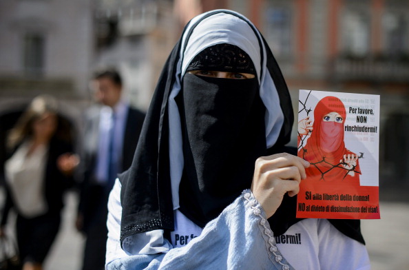 Schweizer Konvertitin Nora Illi verhaftet: Verstoß gegen Burka-Verbot