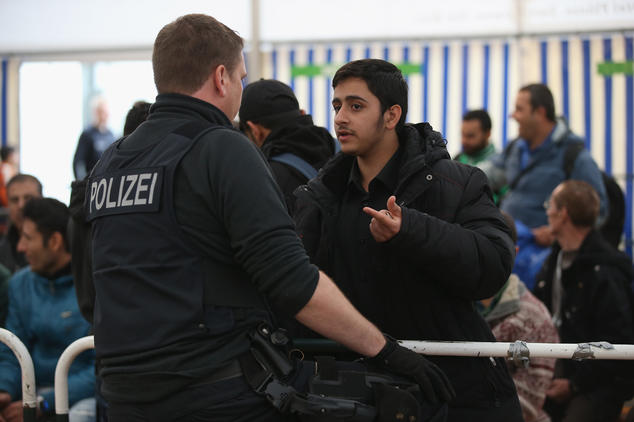Türkei verweigert Landung: Abschiebung von 40 Migranten erfolglos – Berlin lässt Straftäter laufen