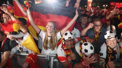 Public Viewing: Deutschland-Flaggen „fördern Nationalismus und Vorurteile“