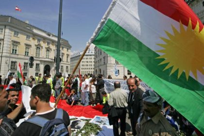 Wien: Vermummte Kurden mit Messern stürmen türkisches Reisebüro