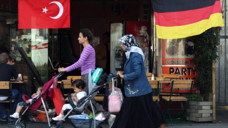 Terror in Deutschland: „Wo bleibt Protest der friedliebenden Muslime?“ fragt Bischof