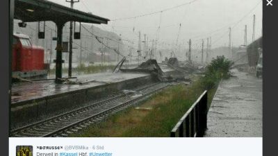 Sturm deckt Kasseler Hbf ab — Tausende Reisende sitzen fest