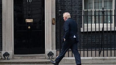 Johnson sorgt mit Äußerungen zu Londons Militäroptionen in Syrien für Verwirrung