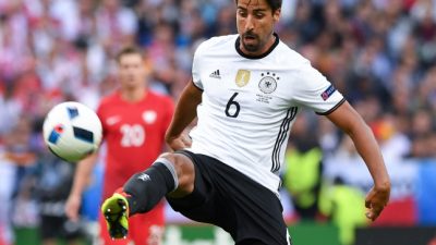 Vizekanzler Gabriel fliegt zum Halbfinale Deutschland – Frankreich