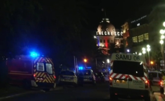 Anschlag in Nizza: Hollande spricht von „terroristischem Charakter“