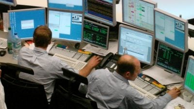 DAX startet mit Gewinnen – wieder über 10.000 Punkte