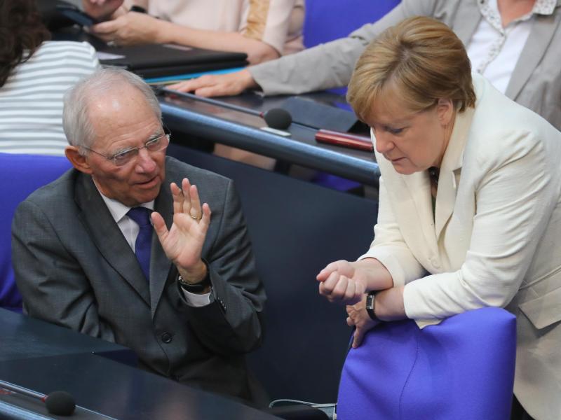 Schäuble will mehr Geld ausgeben und „Schwarze Null“ halten
