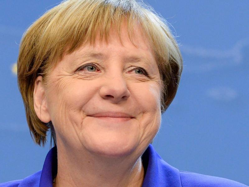 Angela Merkel gratuliert DFB-Elf zum Sieg