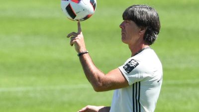 Löw treibt Frankreich-Planungen voran