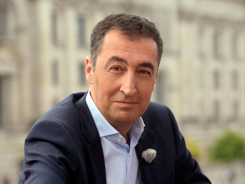 Grünen-Chef Özdemir für Kurswechsel in der Bildungspolitik: Eltern sollen bei Inklusion Wahlfreiheit bekommen