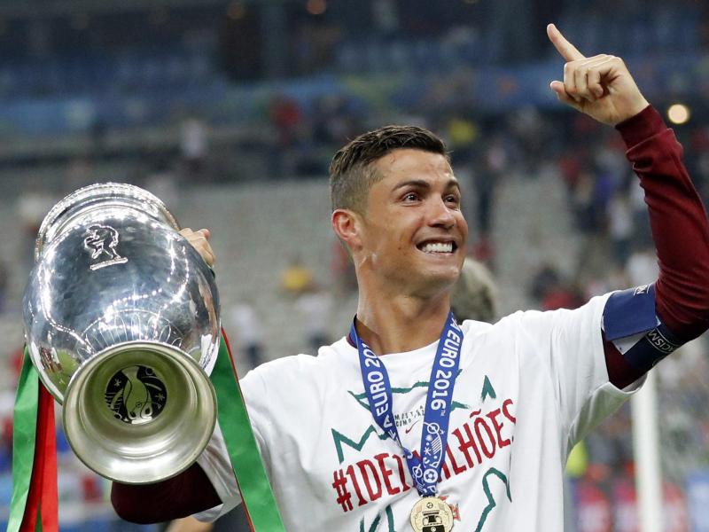Ich-AG Ronaldo vollendet Traum als Teamplayer