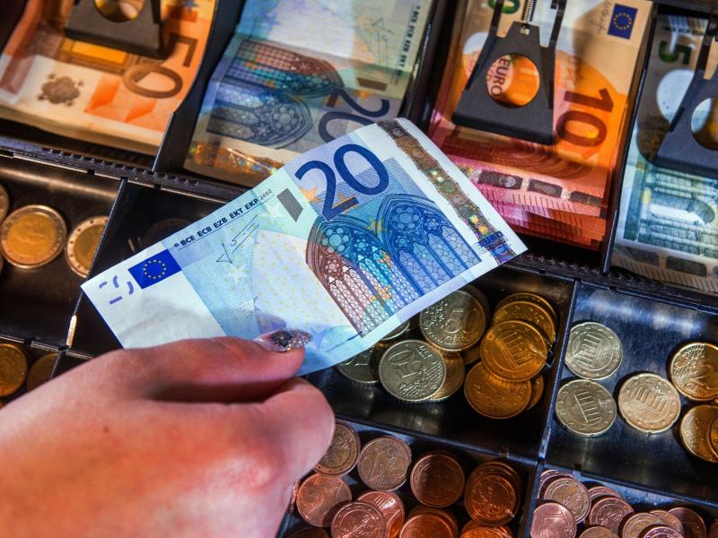 Kampf gegen Geldwäsche und Terrorismusfinanzierung: EU will das Bargeld abschaffen