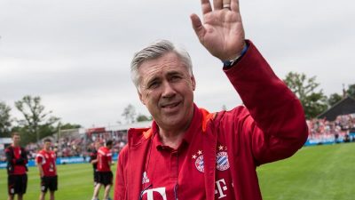 FC Bayern müht sich beim Ancelotti-Debüt zum Sieg