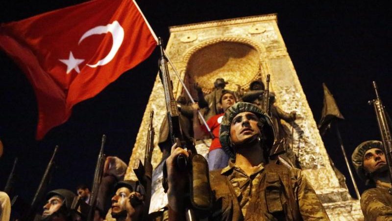 Angebliches Erdogan-Mordkommando in der Türkei vor Gericht – Zuschauer fordern Todesstrafe