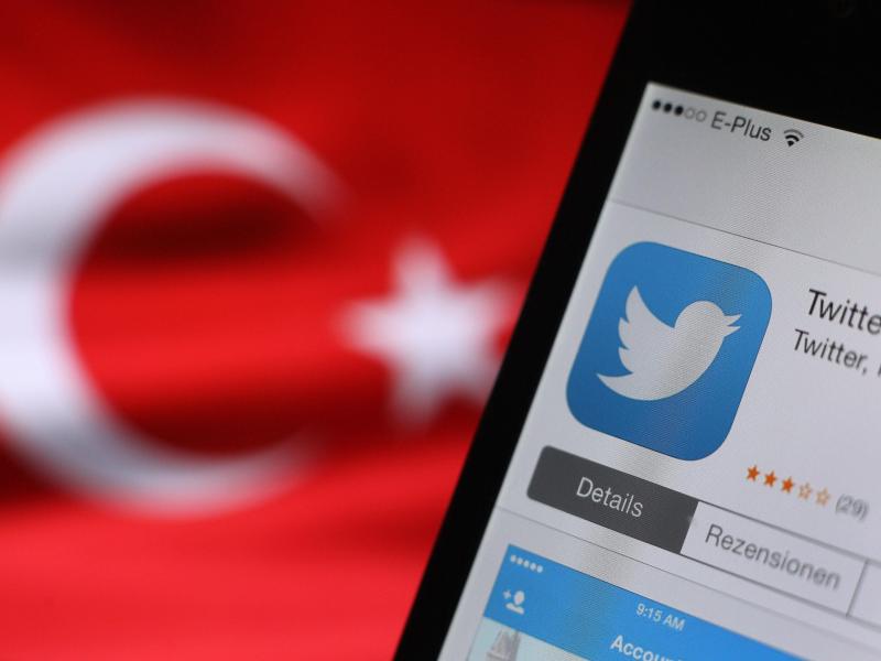 Erdogan-Anhänger hacken tausende Twitter-Konten und verbreiten Nazialmanya- und Nazihollanda-Hashtags