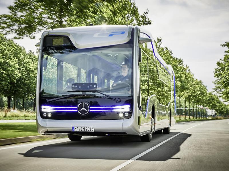 Daimler will nach 2020 teilautomatisierte Busse in Serie bauen