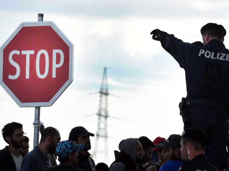 Flüchtlingskrise: In Österreich liegen 100 Kilometer Grenzzaun bereit