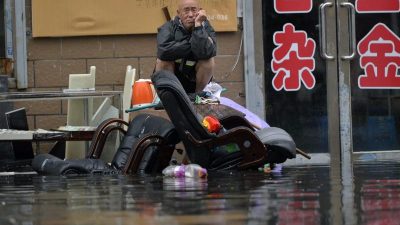 VIDEO – Über 100 Tote durch Unwetter in China – Proteste gegen Behörden