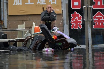 VIDEO – Über 100 Tote durch Unwetter in China – Proteste gegen Behörden