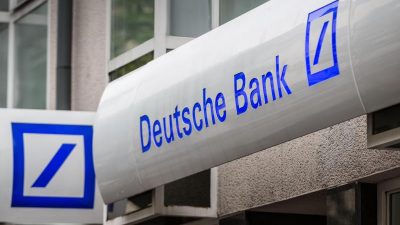 Deutsche Bank müht sich um bessere Zeiten