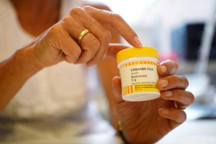 Grünen-Fraktionschef fordert “Ende der Zwei-Klassen-Medizin”