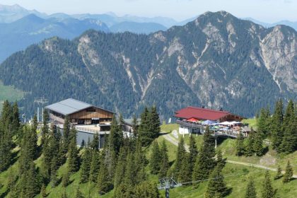 Sommerliche Fülle im Alpbachtal: Am Busen der Natur