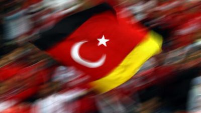 In Deutschland: „Erdogan will Konflikte anheizen“, warnt geflohener türkischer Journalist