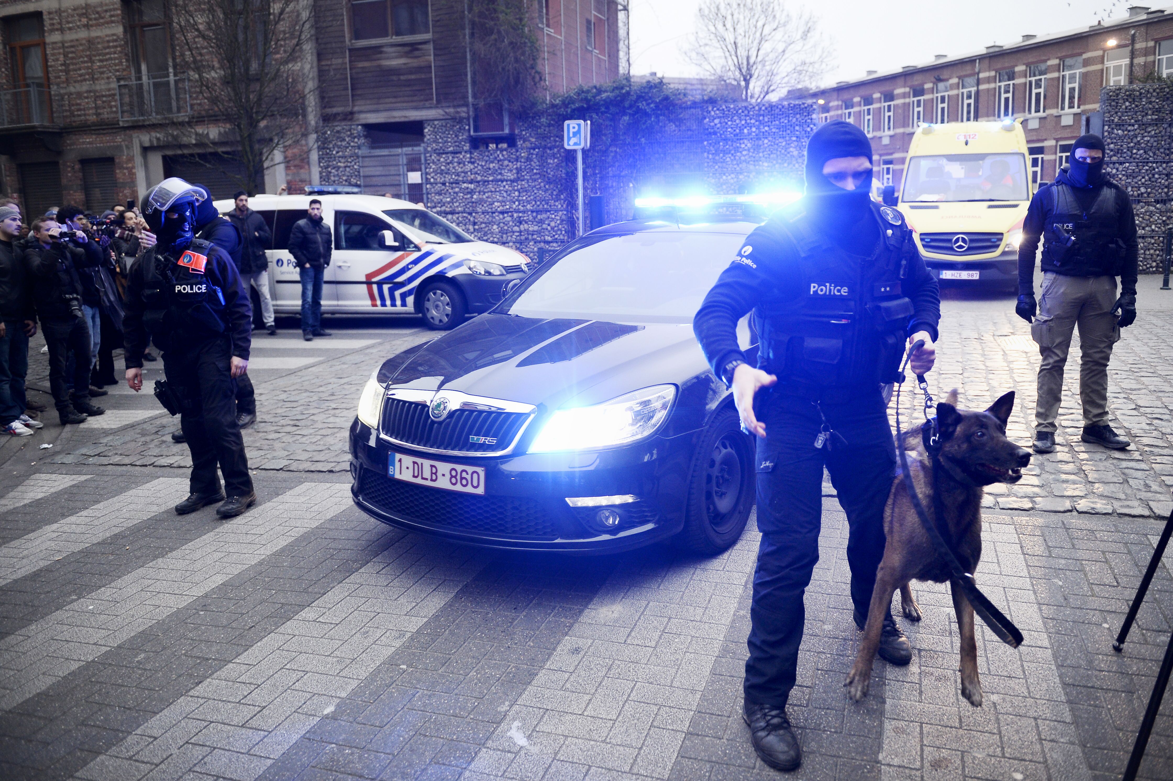 Brüssel: Macheten-Angreiferin trug Schleier – drei Verletzte