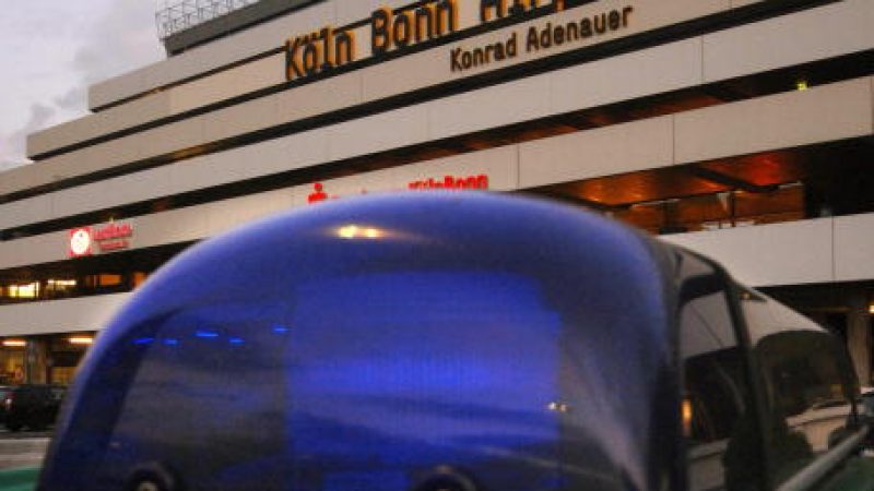 „Nachtflüge für Flüchtlinge“: Ein Reporter recherchiert am Airport Köln-Bonn