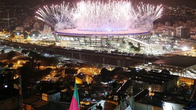 Erstes olympisches Flüchtlingsteam im Maracanã bejubelt