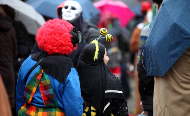Klöckner sieht Karneval durch Burka-Vergleich verunglimpft