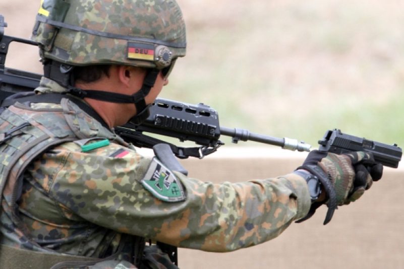 Bundeswehr will der Polizei helfen und drängelt nach gemeinsamen Übungen