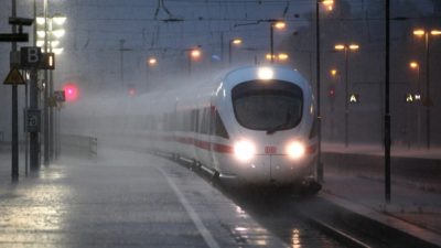 Unwetter über Hamburg – Feuerwehr rückt zu etwa 140 Einsätzen aus