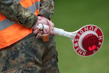 Koalitionskontroverse um Bundeswehr-Einsätze im Inland