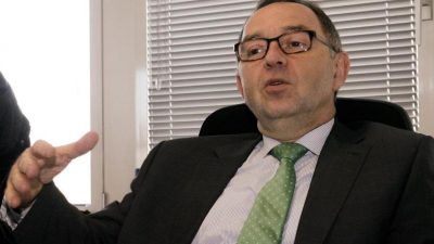 Mögliche SPD-Vorsitzkandidatur von Walter-Borjans sorgt für Unmut