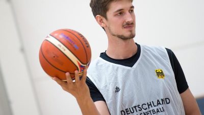 Nach schwerem NBA-Jahr: Pleiß will im Nationalteam führen