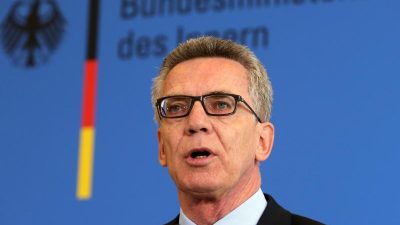 De Maizière will Daten von Terrorverdächtigen von Facebook