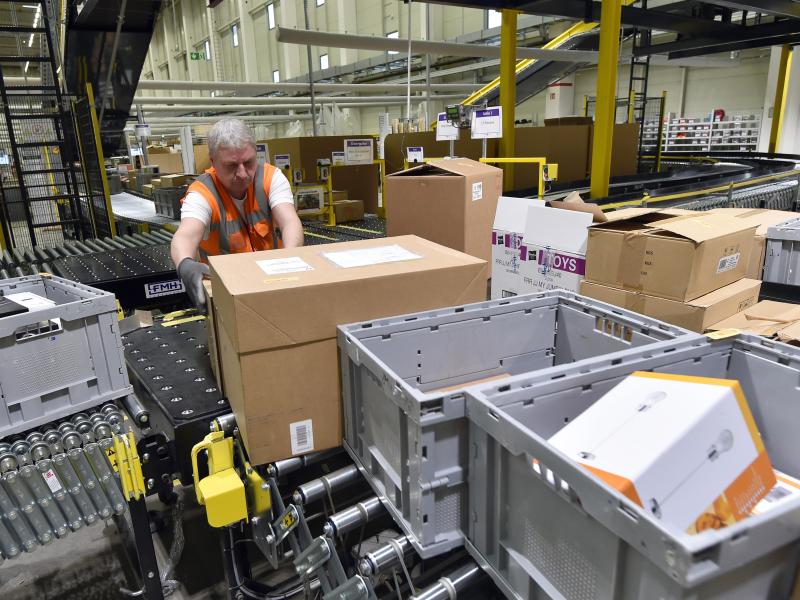 Amazon sucht 13 000 Saisonarbeiter für das Weihnachtsgeschäft