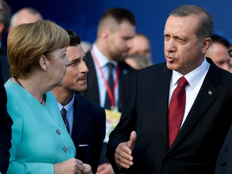 Kanzlerin Merkel sieht nach Treffen mit Erdogan weiterhin „tiefgreifende Differenzen“