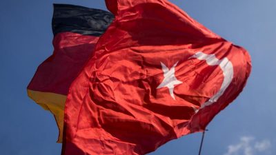 Bundesregierung: Türkei kämpft in Syrien im Bund mit Terroristen