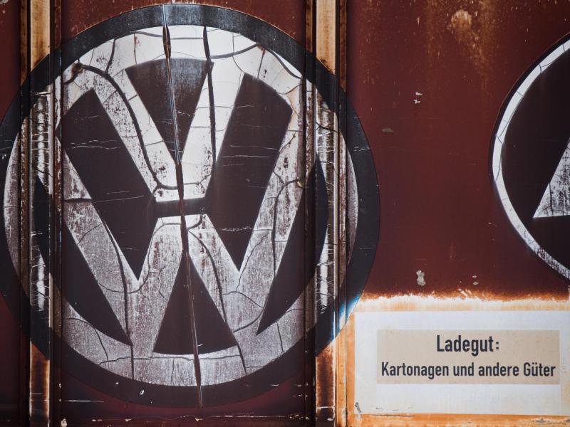 Kurzarbeit 20 000 VW-Mitarbeiter möglich: Druck durch Lieferstopp steigt bei VW