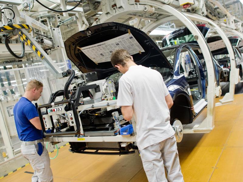 Golf-Produktion in Wolfsburger VW-Werk steht für eine Woche still