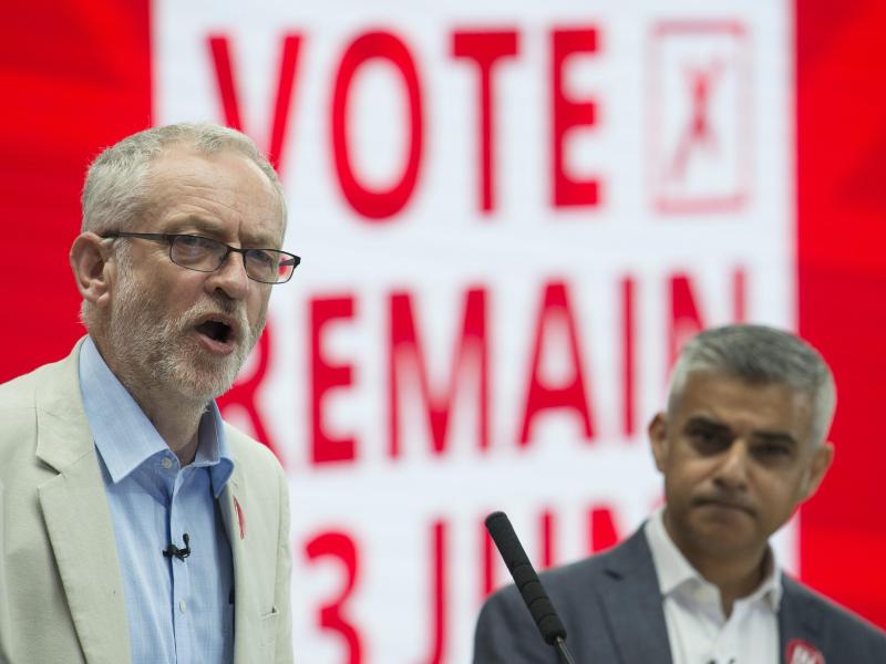 Machtkampf bei Labour: Londons Bürgermeister sägt an Corbyns Stuhl