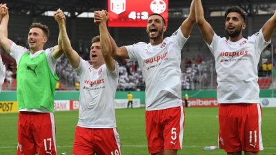 Pokal: Jubel in Halle und Dresden – Erstligist Leipzig raus