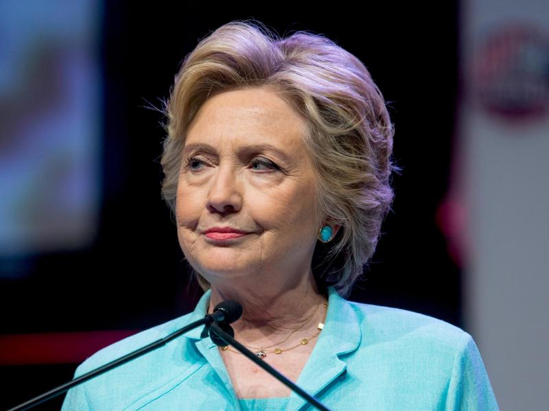 Clinton-Stiftung ein „Mammut-Spendenbetrug“: Hillarys Gegner packen aus
